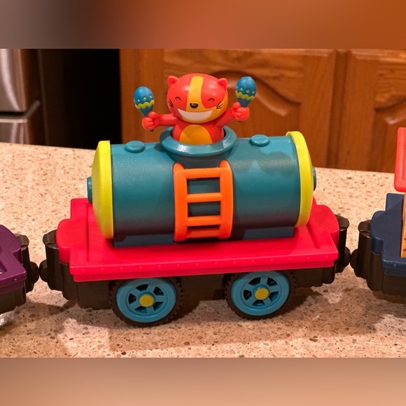 B Toys The Critter Express 7 Cars /. Great Replacement Cars Option w/o Track - Picture 7 of 15